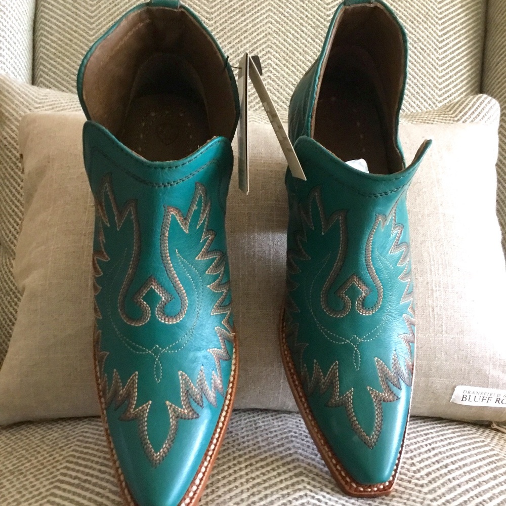 Ariat New in Box ankle boot